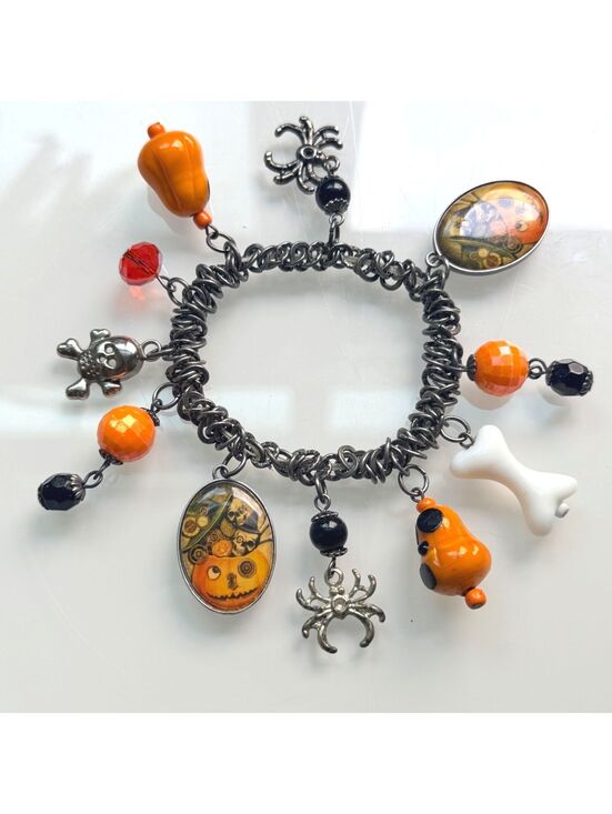 Jewelry - Vintage Halloween Charm Stretch Bracelet Pumpkin Ghost Spider 6.75"-9” 🎃